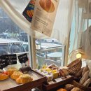 씨유 합정카페거리점 | 합정 서교동 카페 커피폴리｜노트북 작업하기 좋은 감성 베이커리 카페 후기