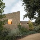 건축가가 디자인한 집의 따뜻한 미니멀리즘 이미지