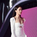 박하선 '류수영 깜짝 놀랄 과감 드레스' 이미지
