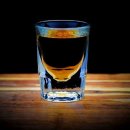 술 인문학 | 위스키의 샷잔 이미지