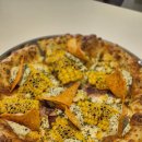 무등스크린 | 데이트] 우피후피 압구정 — 두툼·단짠·중독의 끝판왕, ‘인디아나 콘스’ 피자와 어니언링 솔직 후기 🍕✨