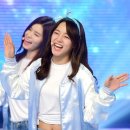 2016년 당시 김세정의 사랑스러운 배꼽 (화이트&amp;청반바지 조합) 이미지