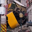 포르투갈 리스본 푸니쿨라(트램) 탈선 한국인 관광객 2명 사망(당시 영상) 이미지