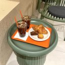 로띠번(가야점) | [김해 카페] 애견 동반 가능한 대형 베이커리 카페 ‘유유유’