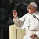 18/11/14 We must hear the cry of the poor, says pope - Poverty is caused by selfishness, pride, greed and injustice, says pope's message for World Day 이미지