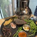 뉴코아타운 1층 | 반포 고속터미널 솥뚜껑 삼겹살 맛집 [온유월솥뚜껑삼겹살]