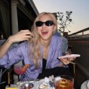 피플스(PEOPLES) 이미지