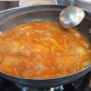 누름돌생고기김치찌개
