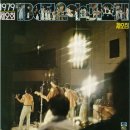 바닷가에서 이미지