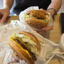 한국맥도날드(유) 성남신흥DT점 | 맥도날드 창녕갈릭버거 가격부터 맛까지 feat. 과카몰리 맥모닝
