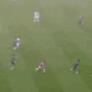 전직 창던지기 선수가 축구 선수가 됨...GIF 이미지