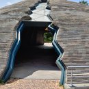 월남참전 기념탑(고 | 총부리를 겨눈 적군이 알고 보니 친동생이었다 — '형제의 상' 실화