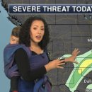 Mom meteorologist wears her 1-year-old to work while reporting weather forecast by NICOLE PELLETIERE,Good Morning America 이미지
