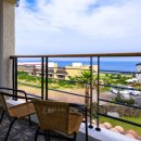 바다 위 언덕 이미지