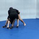 이번에는 최두호 선수에게 그라운드 강의 받는 최준서 선수(with 황인수 선수, 정찬성 관장) 이미지