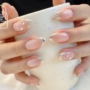 반하는 네일 이미지