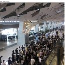 ★이시국에“만원 버스 같은 김포공항 실화냐”/★신규 1784명, 역대 최다…文 말한 '4단계 짧고 굵게' 안될 듯 이미지