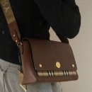 100만원대 엄마 명품 가방 추천 / 버버리 노트 크로스 바디백 브라운 컬러 후기 8021111, 블랙 비교