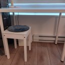 Ikea table, Stool chair 이미지