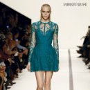 바른 자세 모델 워킹 이미지