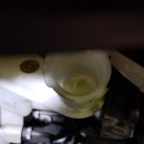 날으는 자동차 정비 이미지