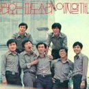 밀려오는 파도소리에 이미지