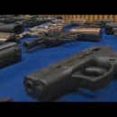 19 Charged in NYC's Largest-Ever Gun Bust (뉴욕시 총기단속으로 19명 기소) 이미지