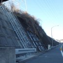 운전자들도 모르는 ''고속도로 옆에 보이는'' 계단의 정체 이미지