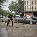 다만 악에서 구하소서 이미지