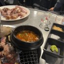 돼지삼춘생구이