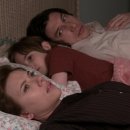 감독의 표현을 빌리자면 ＜결혼 이야기＞의 드라마는 “낮에는 법정에서 싸우다 밤에는 아들의 숙제를 봐줘야 하는” 광경 속에서 탄생한다. 이미지