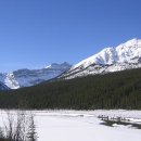 강이 있는 풍경 이미지