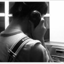 공중전화 부스 옆 이미지