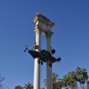 세비야 에스파냐 광장(Plaza de España, Seville)에서 세비야 대성당(Sevilla Catedral) 앞으로 이동하여 입장을 대기 이미지