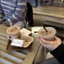 송상현 광장 글자 앞 | 부산 전포 부전 카페데니스 송상현 광장 근처 커피맛집