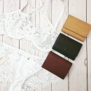 <b>브라이언</b><b>언디즈</b> X 코코레더,란제리와 핸드메이드 베지터블 가죽지갑의 만남