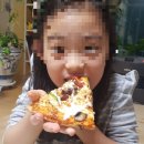 도미노피자 겨울 신제품 먹어 보았습니다. &#39;블랙앵거스 스테이크 피자&#34;