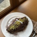 사당역 카페 데이트 두바이 초콜릿이있는 &#39;쎄봉 크루아상&#39;