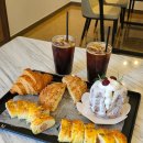 퉁퉁소 | [하남-대형카페] 베이커리 맛집, 신상 브런치 카페&lt;온더브레드&gt; ♥