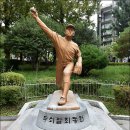 지금도 한국 프로야구 역대 최고의 투수를 꼽으라면 많은 야구팬이 최동원과 선동열을 꼽는다 이미지