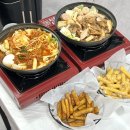 뚝불즉석떡볶이 | 신촌혼밥 오신다떡볶이 제육과 매운 즉석떡볶이의 조합