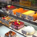 킁킁제과 | 방배동 두쫀쿠 맛집 제과명인 부자가 만드는 먹물호두찰빵 등 라파티세리킴이 방배역점 설연휴 방문 후기