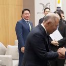 &#34;대통령님 정말 큰 빚 졌습니다&#34; 정의선 고개 푹 숙이더니 [현장영상] 이미지