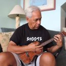 우쿨렐레 연주 이미지