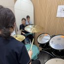 취미드럼레슨하고있습니다.