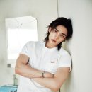 스트레이키즈 현진 공항패션 게스(GUESS) 청바지 반팔티 코디