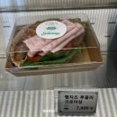 컵짱 | 청량리 샐러드 맛집 샐리셔스, 카프리제 크로아상과 따뜻한 연어 스프 샐러드 후기