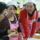 3/31 고양신문"동태찌개 끓이면서 한국 알아가요 .미수다 3인방도 함께 한 다문화새댁 요리교실 이미지