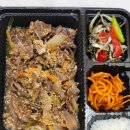 수북한 도시락 이미지