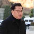 유동규 탄 車, 대형트럭이 들이받아...180도 회전 뒤 분리대와도 충돌 이미지